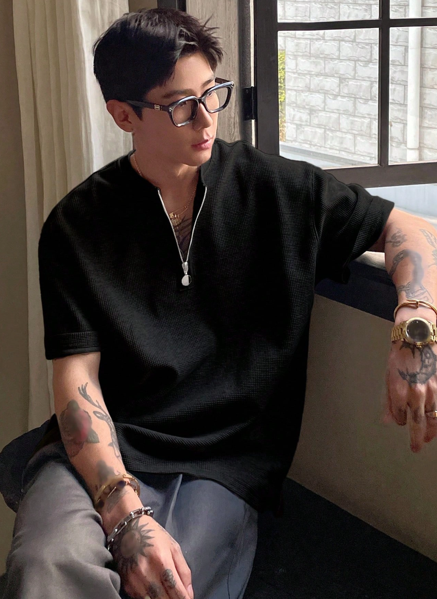 Áo Thun Waffle Dệt Tổ Ong Cổ Half-Zip - Áo Polo Nam Form Rộng Phong Cách Hàn Quốc Minimalist (Màu Đen) - Image 4